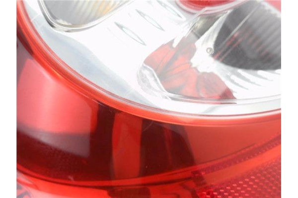 Recambio de piloto trasero izquierdo para dacia sandero i 1.6 ambiance referencia OEM IAM 8200734825  
