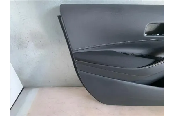 Recambio de panel puerta para toyota corolla (e21) híbrido hybrid active referencia OEM IAM 6761202860 156176922 