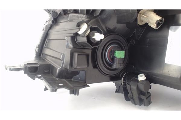 Recambio de faro delantero dcho para toyota auris (e15) 2.0 d-4d referencia OEM IAM 8113002470 8,113E+13 