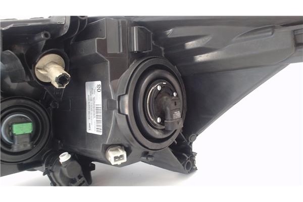 Recambio de faro delantero dcho para toyota auris (e15) 2.0 d-4d referencia OEM IAM 8113002470 8,113E+13 