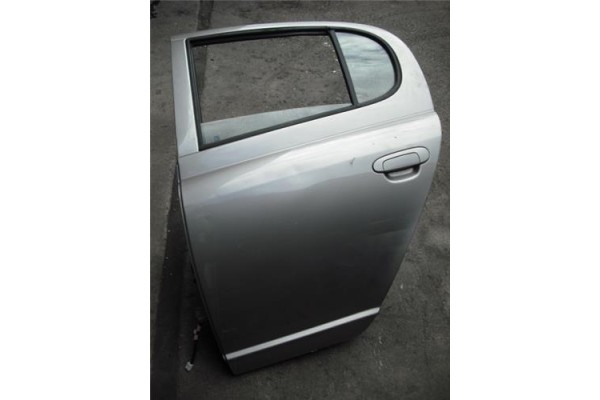Recambio de puerta trasero izquierda para toyota yaris (ksp9/scp9/nlp9)(2005) 1.3 vvt-i referencia OEM IAM   