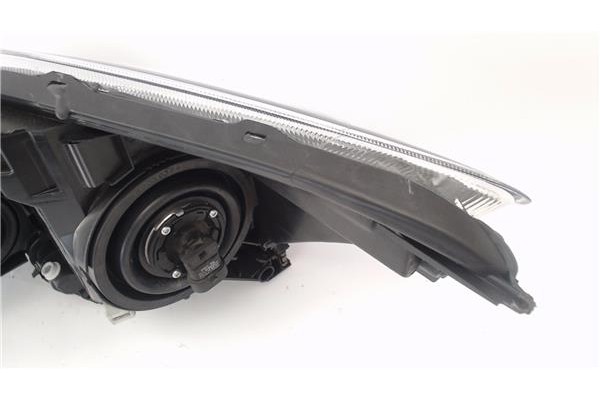 Recambio de faro delantero dcho para toyota auris (e15) 2.0 d-4d referencia OEM IAM 8113002470 8,113E+13 