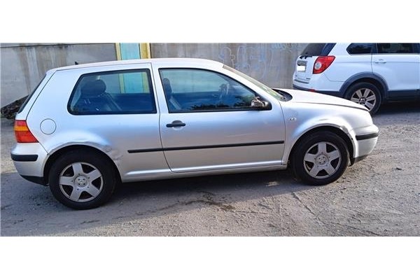 volkswagen golf iv berlina (1j1) del año 2003