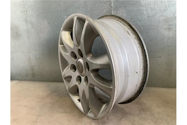 Recambio de llanta para kia carnival 2.9 crdi referencia OEM IAM 529104D250  