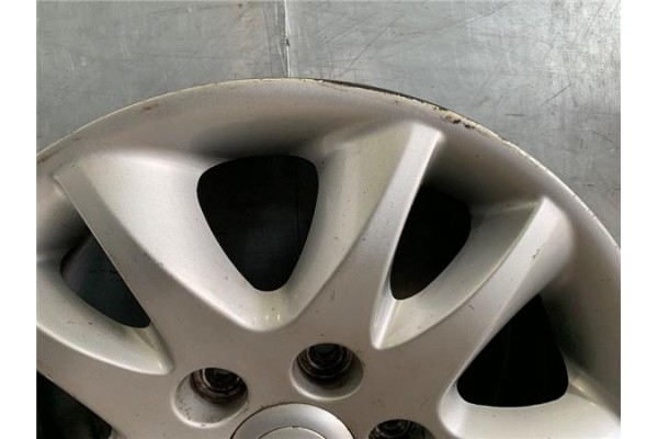 Recambio de llanta para kia carnival 2.9 crdi referencia OEM IAM 529104D250  