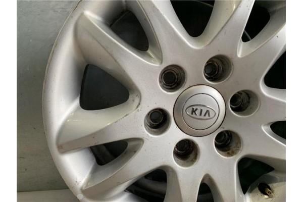 Recambio de llanta para kia carnival 2.9 crdi referencia OEM IAM 529104D250  