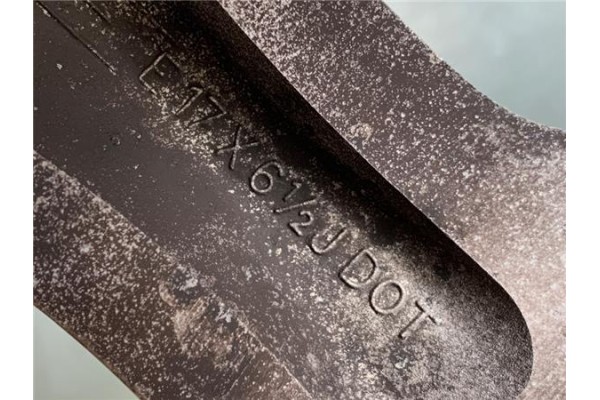 Recambio de llanta para kia carnival 2.9 crdi referencia OEM IAM 529104D250  