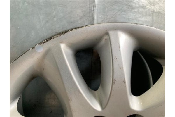Recambio de llanta para kia carnival 2.9 crdi referencia OEM IAM 529104D250  