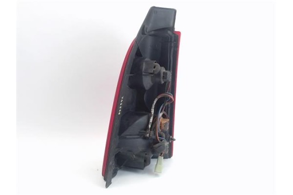 Recambio de piloto trasero izquierdo para opel agila referencia OEM IAM 09204255  