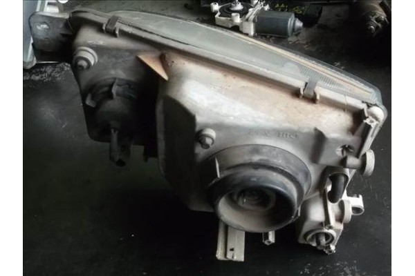 Recambio de faro delantero dcho para nissan serena (c2_) 2.0 sgx referencia OEM IAM   