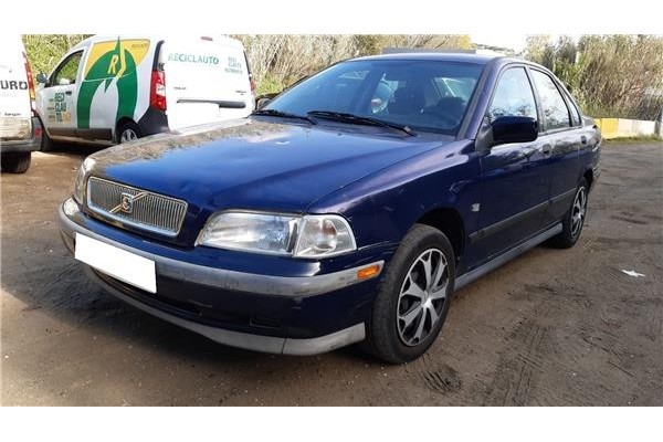 volvo s40 berlina (1995) del año 