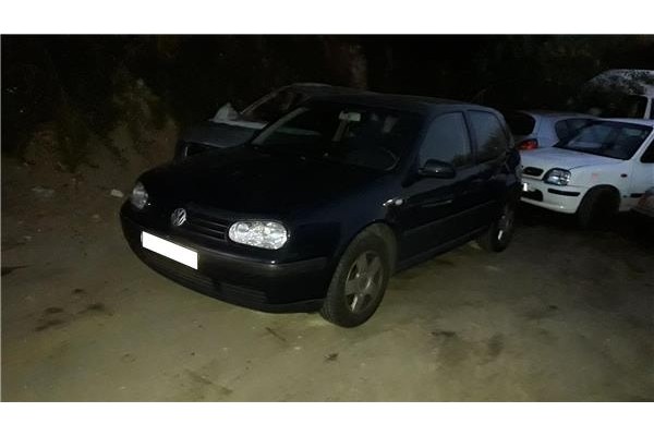 volkswagen golf iv berlina (1j1)(1997) del año 