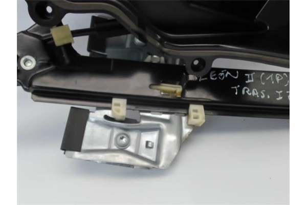 Recambio de mecanismo elevalunas trasero izquierdo para seat leon (1p1) referencia OEM IAM 1P0839401B  