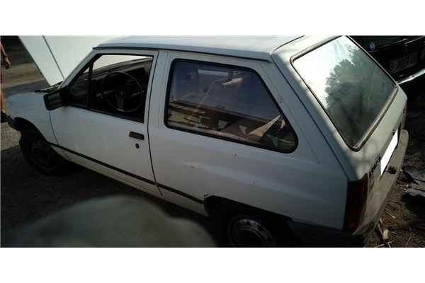 opel corsa a del año 1985