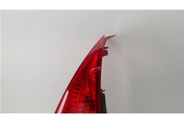 Recambio de piloto trasero derecho para citroen c3 1.1 i referencia OEM IAM 6351Q3  