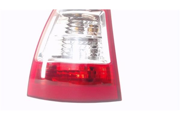 Recambio de piloto trasero derecho para citroen c3 1.1 i referencia OEM IAM 6351Q3  