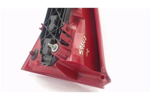 Recambio de piloto trasero derecho para citroen c3 1.1 i referencia OEM IAM 6351Q3  