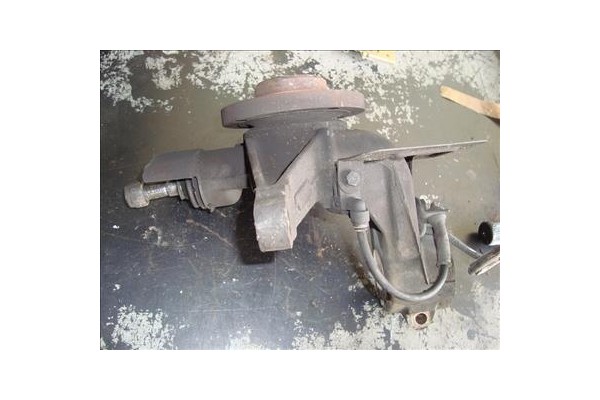 Recambio de mangueta delantero izquierda para citroen xantia berlina 2.0 hdi 109 referencia OEM IAM 364642  