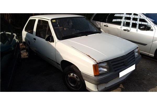 opel corsa a del año 1985