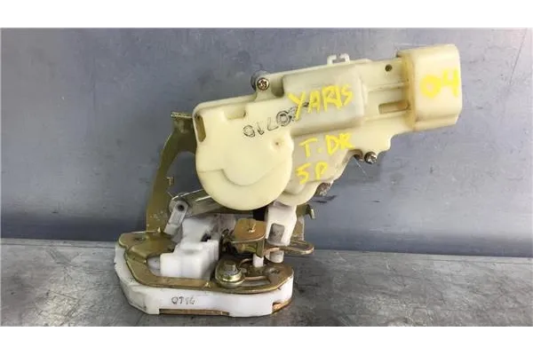 Recambio de cierre electromagnetico trasero derecho para toyota yaris (ncp1/nlp1/scp1) 1.3 referencia OEM IAM 693100D031  
