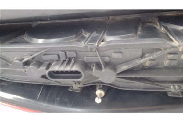 Recambio de piloto trasero derecho para mitsubishi colt cz3 berl. 5 (z30a) 1.5 di-d inform referencia OEM IAM 8330A328  