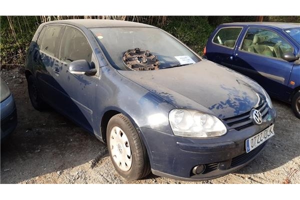 volkswagen golf v berlina (1k1)(2003) del año 