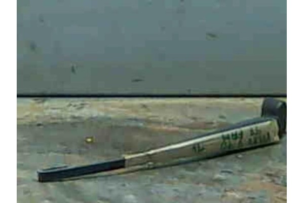 Recambio de brazo limpiaparabrisas trasero para volvo v 70 familiar (1996) 2.5 tdi referencia OEM IAM   