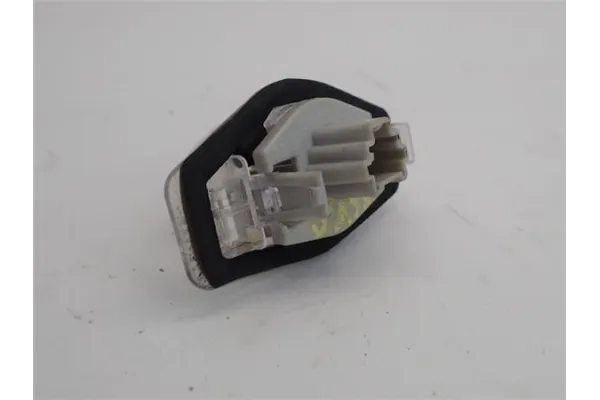 Recambio de piloto matricula trasero derecho para honda jazz (gd1/5) 1.4 referencia OEM IAM HD3204350  