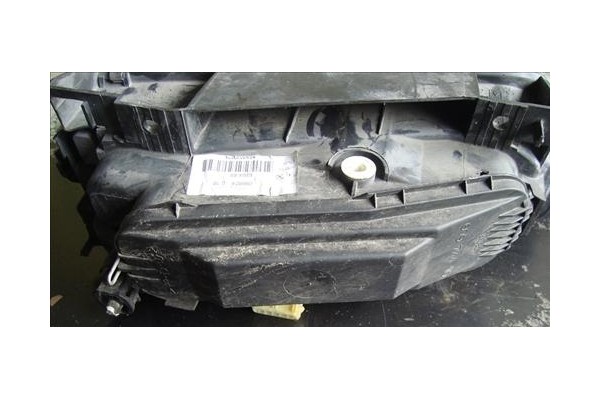 Recambio de faro delantero izquierdo para citroen xantia berlina 2.0 hdi 109 referencia OEM IAM 6204R9  