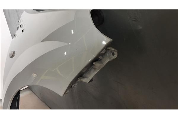 Recambio de aleta delantero derecha para renault twingo ii 1.2 authentique referencia OEM IAM 631000558R RN3063013 7701477874 , 