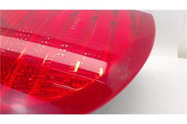 Recambio de piloto trasero izquierdo para mitsubishi colt cz3 berl. 5 (z30a) 1.5 di-d inform referencia OEM IAM 8330A327  