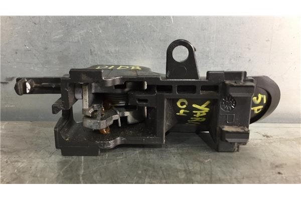 Recambio de manilla int. puerta delantero derecha para toyota yaris (ncp1/nlp1/scp1) 1.3 referencia OEM IAM 692050D060B1  