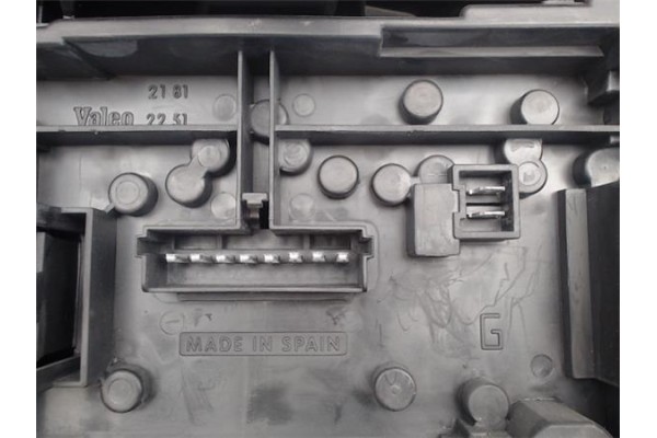 Recambio de piloto trasero izquierdo para renault clio i fase i / ii (b/c57) 1.2 (b/c/s577) referencia OEM IAM 7700827551 770082