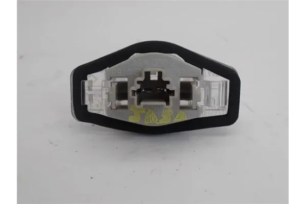 Recambio de piloto matricula trasero izquierdo para honda jazz (gd1/5) 1.4 referencia OEM IAM HD3204351  