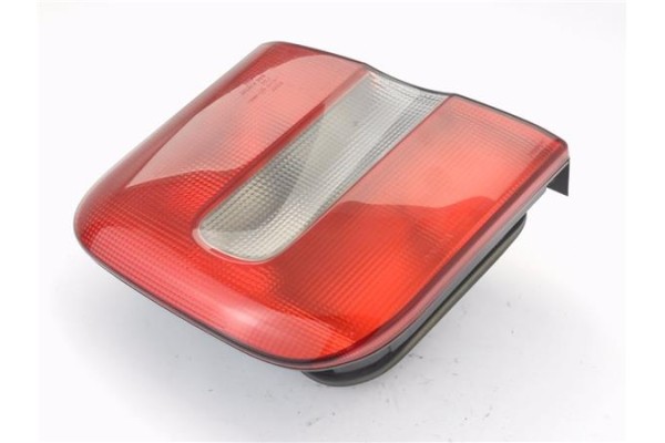 Recambio de piloto porton trasero izquierdo para volvo s70 berlina 2.5 2.4 / 2.5 (121kw / 125kw) referencia OEM IAM 9157008  