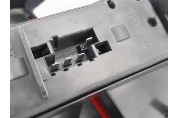 Recambio de piloto porton trasero izquierdo para volvo s70 berlina 2.5 2.4 / 2.5 (121kw / 125kw) referencia OEM IAM 9157008  