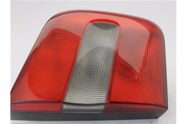 Recambio de piloto porton trasero izquierdo para volvo s70 berlina 2.5 2.4 / 2.5 (121kw / 125kw) referencia OEM IAM 9157008  