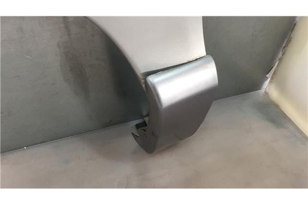 Recambio de aleta delantero izquierda para hyundai santa fe (sm) 2.0 crdi 4x4 referencia OEM IAM 6631126270  