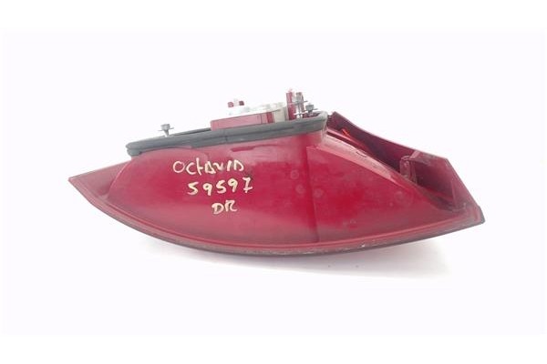 Recambio de piloto trasero derecho para skoda octavia berlina (1z3) 1.9 tdi referencia OEM IAM 1Z9945112B 1Z5945112A 