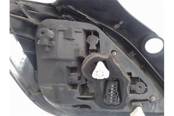 Recambio de piloto trasero derecho para opel astra h berlina referencia OEM IAM 1222112  