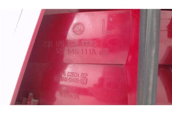 Recambio de piloto trasero izquierdo para skoda octavia berlina (1z3) 1.9 tdi referencia OEM IAM 1Z9945111B 1Z5945111A 