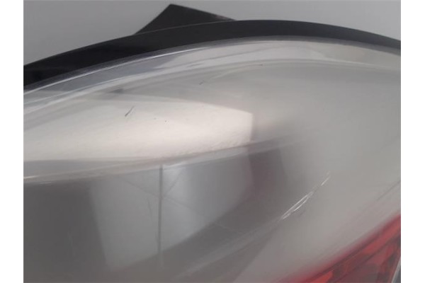 Recambio de piloto trasero derecho para opel astra h berlina referencia OEM IAM 1222112  