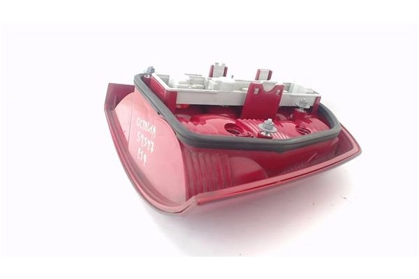 Recambio de piloto trasero izquierdo para skoda octavia berlina (1z3) 1.9 tdi referencia OEM IAM 1Z9945111B 1Z5945111A 