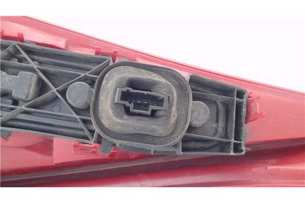 Recambio de piloto trasero derecho para citroen c3 1.1 i referencia OEM IAM 6351Q3  