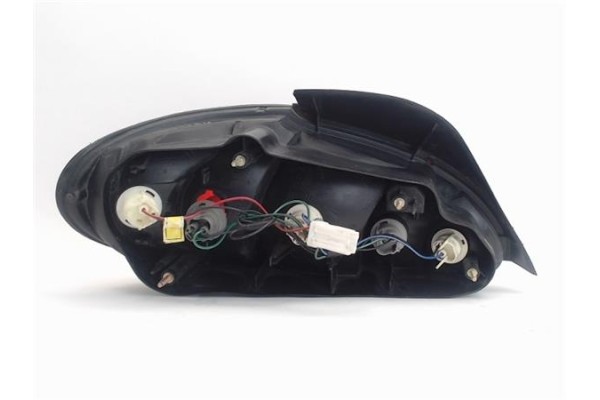 Recambio de piloto trasero derecho para hyundai lantra berlina (rd) referencia OEM IAM 9240229520  