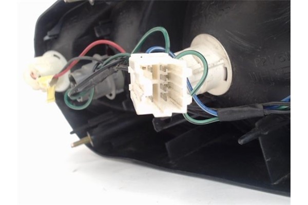 Recambio de piloto trasero derecho para hyundai lantra berlina (rd) referencia OEM IAM 9240229520  