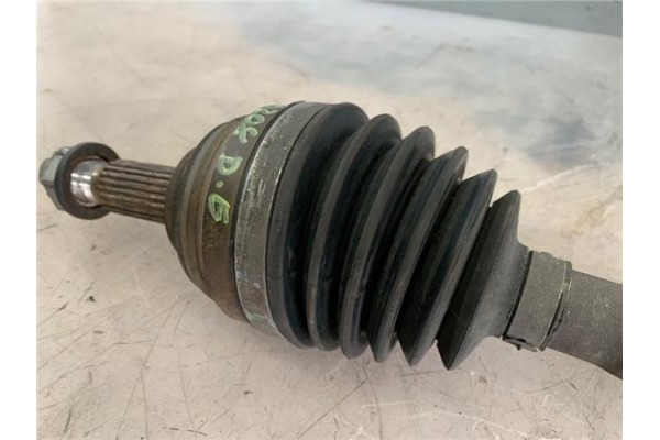 Recambio de palier delantero izquierdo para dacia sandero i 1.6 ambiance referencia OEM IAM 8200499304  