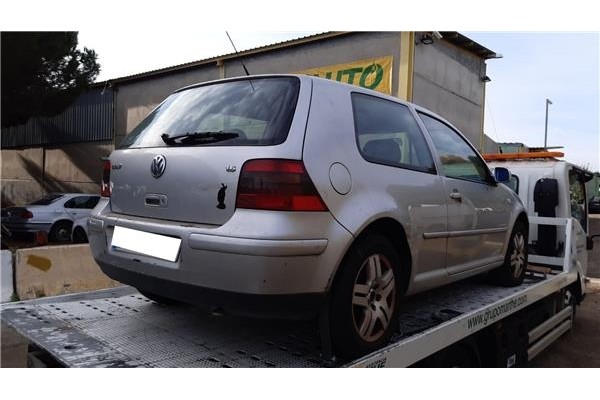 volkswagen golf iv berlina (1j1)(1997) del año 