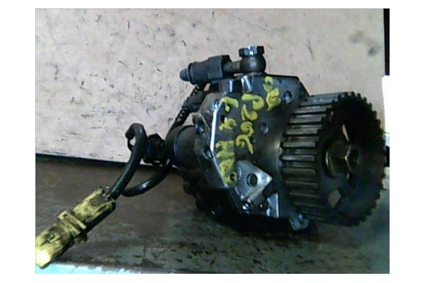 Recambio de bomba inyectora para peugeot 206 1.4 hdi eco 70 referencia OEM IAM 9637317380 0445010042 