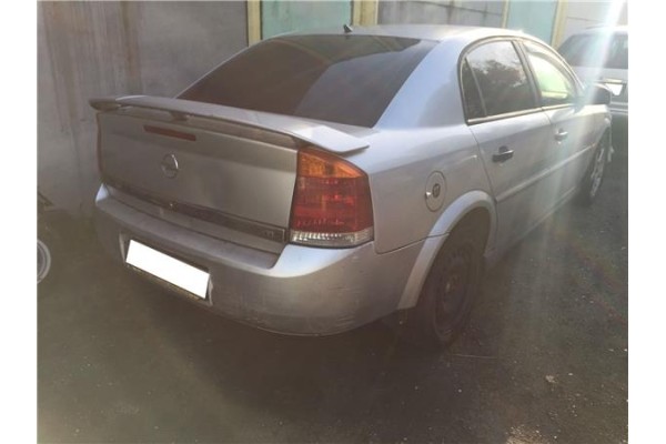 opel vectra c berlina del año 2003